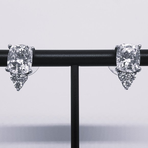 Beautiful Cubic Zirconia 925 Silver Stud Statement Earrings - Picture 2 of 7